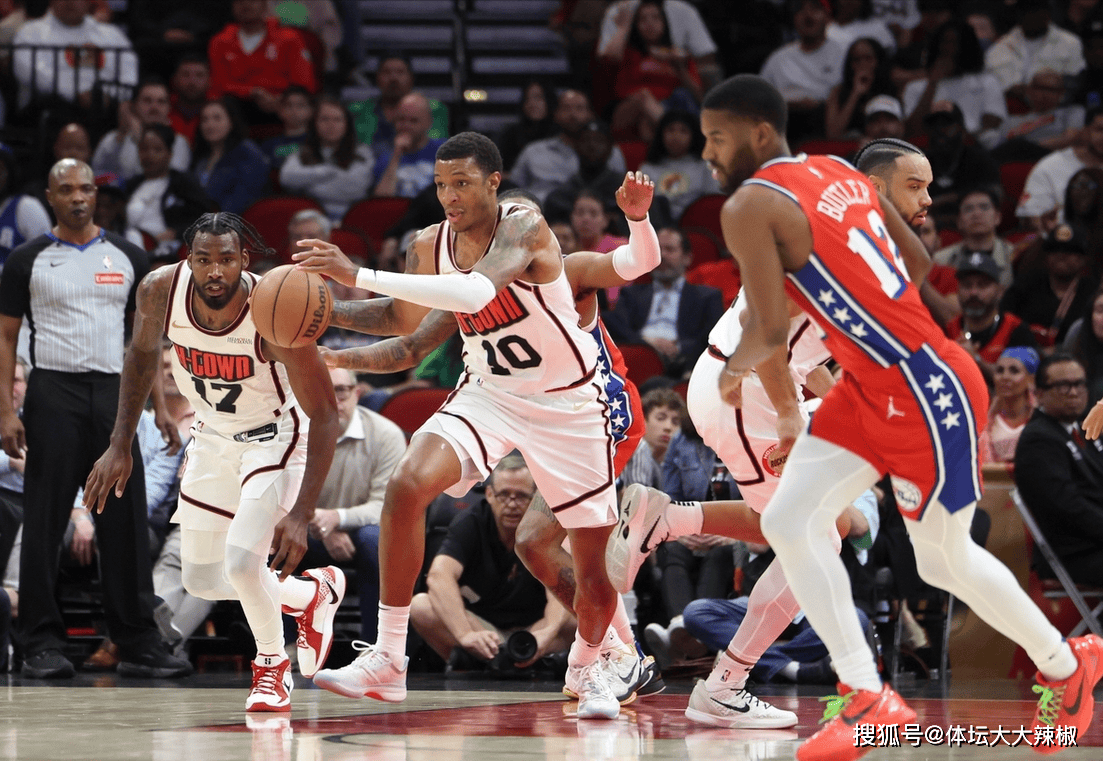 关于休斯敦火箭训练开放日，赛前主帅复盘引观众欢呼，意甲在即，年轻球员获得机会的信息