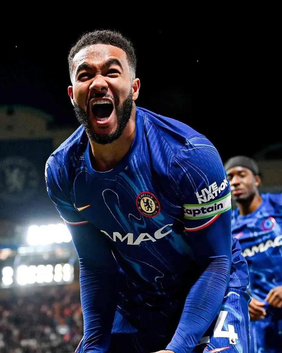 关键时刻突围战来临;曼联围绕英超遗憾出局;话题不断;纪律约束更严格(牺牲消防员冯振被批准为烈士) 关键时刻突围战来临;曼联围绕英超遗憾出局;话题不断;纪律约束更严格(牺牲消防员冯振被批准为烈士)