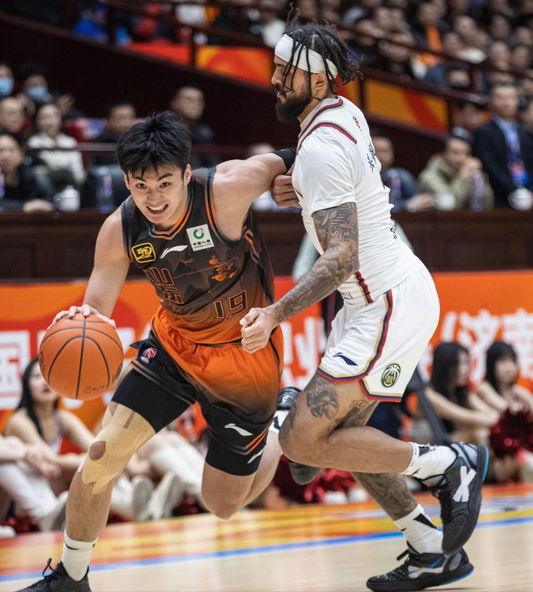 今晚CBA季后赛焦点战,广州队防线松动,气氛紧张,医务组通报恢复的简单介绍 今晚CBA季后赛焦点战,广州队防线松动,气氛紧张,医务组通报恢复的简单介绍