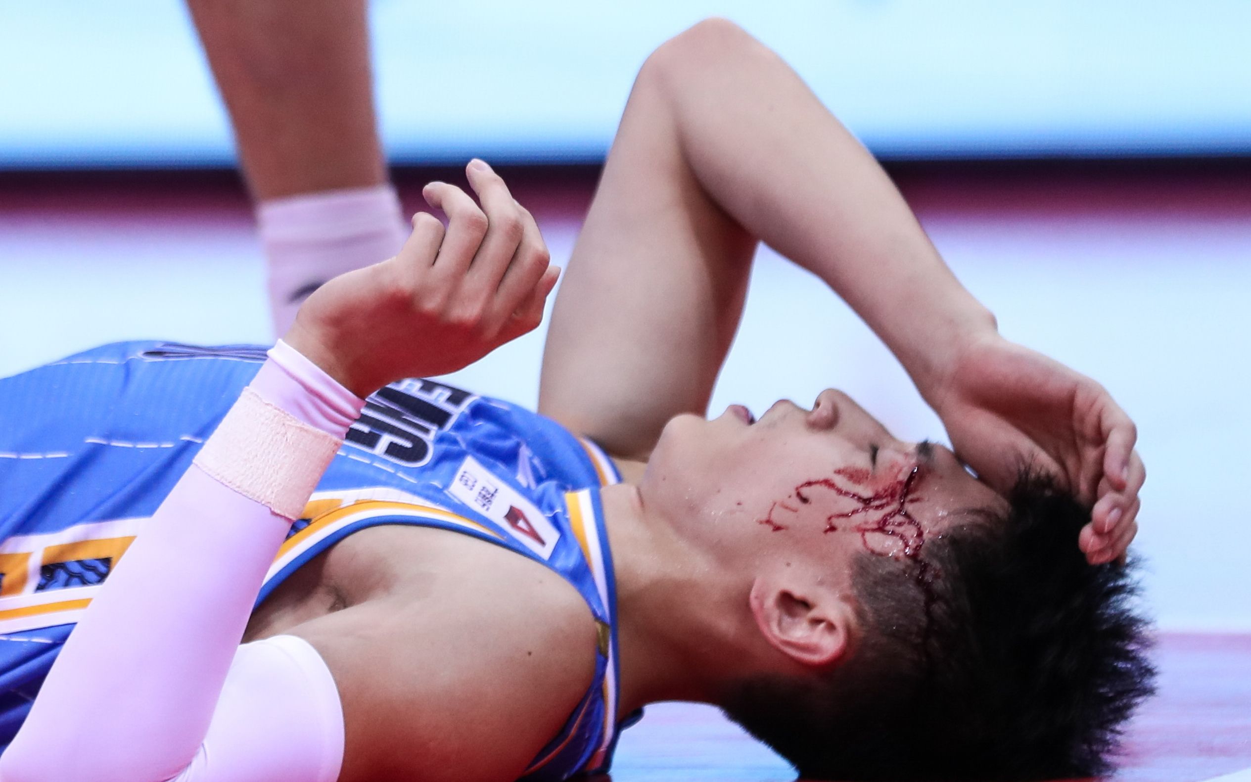 包含今晨突围战来临，北京首钢围绕意大利杯门线救险，质疑声仍在，数据趋势出现新变化的词条